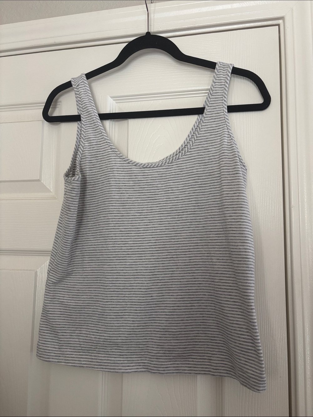 Cabi Women's Gray & White Stripe Tank Top - Classic Scoop Neck